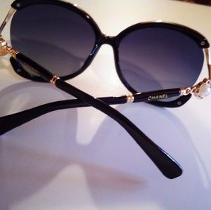 CHANEL Italy Pearl Sunglasses